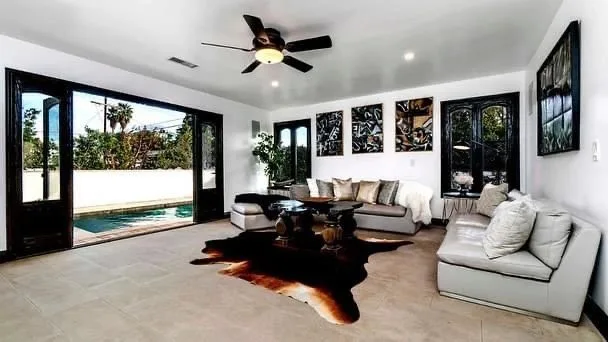 Tarzana Recovery Center