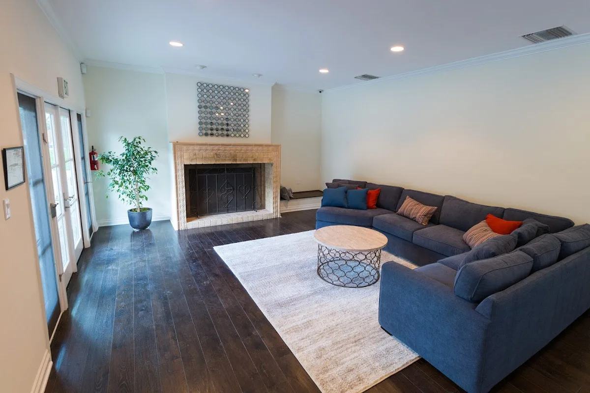 Ascend Healthcare: Residential and Outpatient Treatment for Teens in California