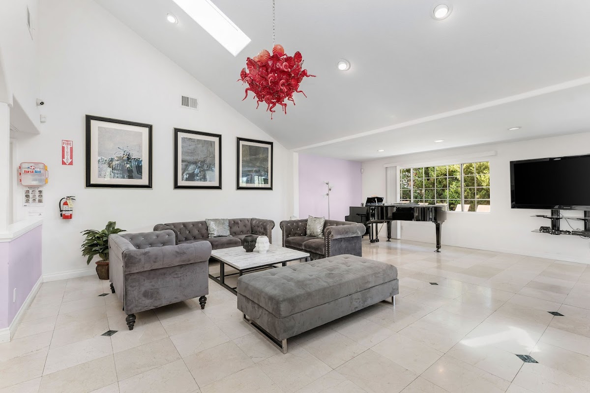 Desert Paradise Detox & Rehab Center