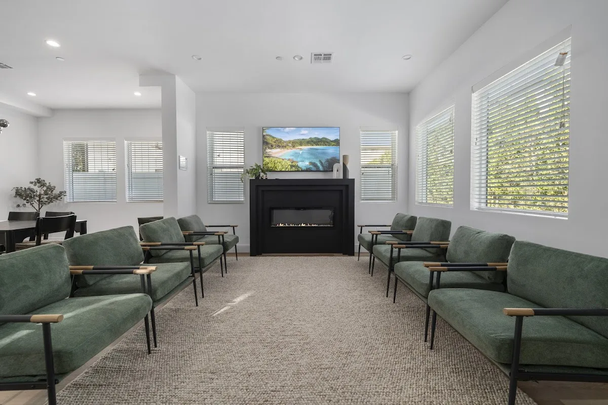 Refine Recovery | Drugs &amp; Alcohol Rehab in Los Angeles - interior photo