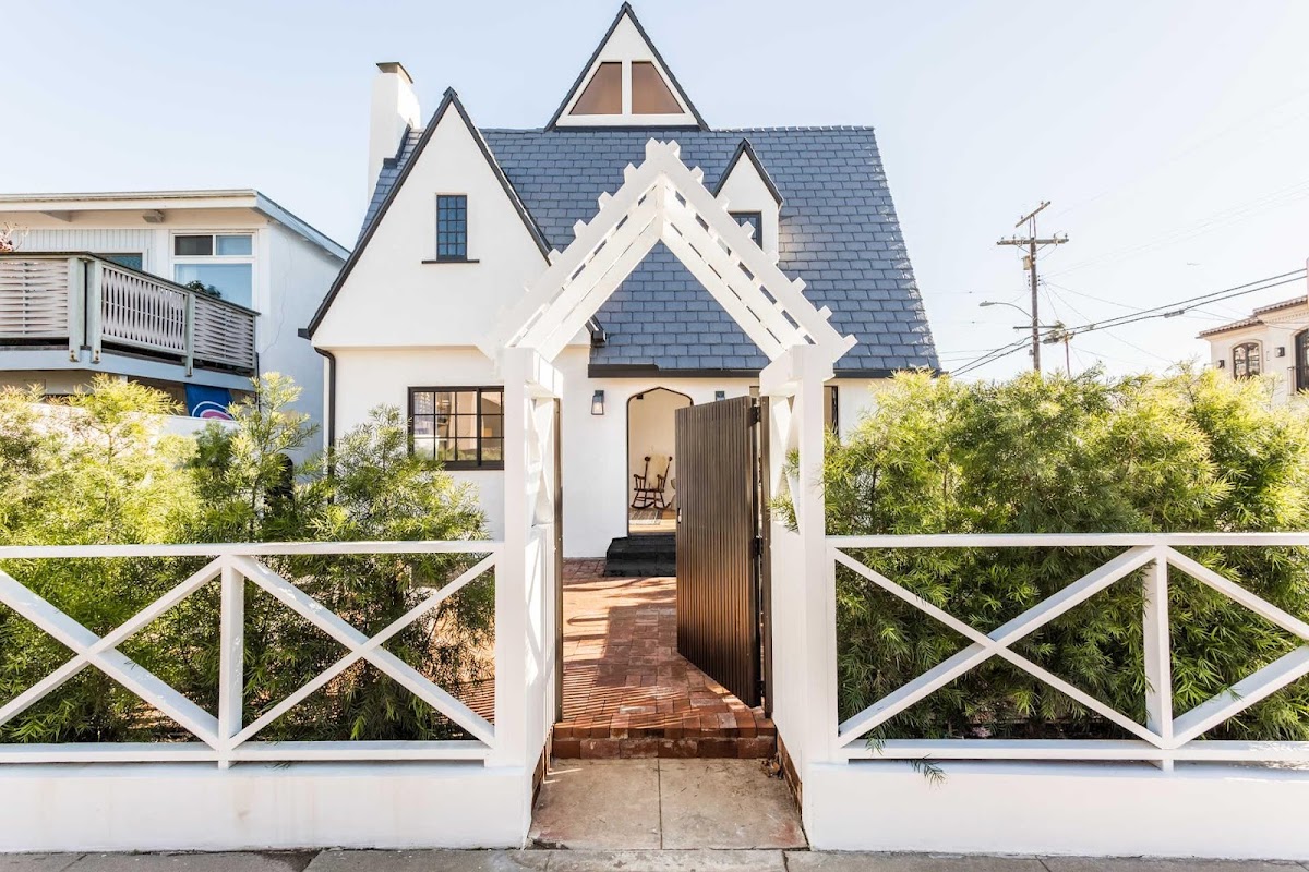 Silicon Beach Treatment Center - Photo 5