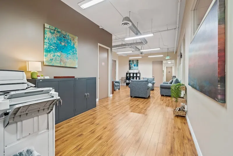 The Canyon at Santa Monica - Photo 4