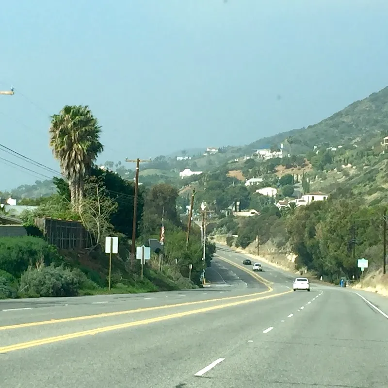 The Beach House Malibu - Photo 4