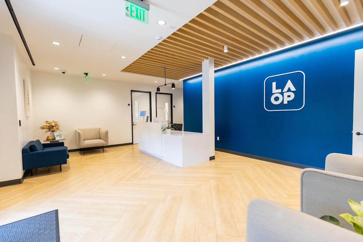 Los Angeles Outpatient Center - Photo 6