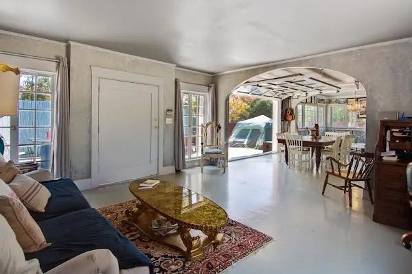 Living Now--Sober Living - Photo 1