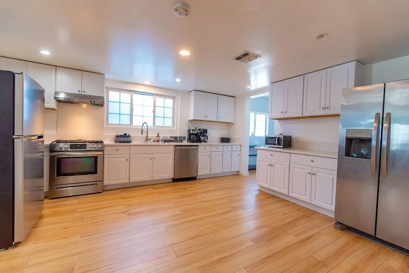 Living Now--Sober Living - Photo 3