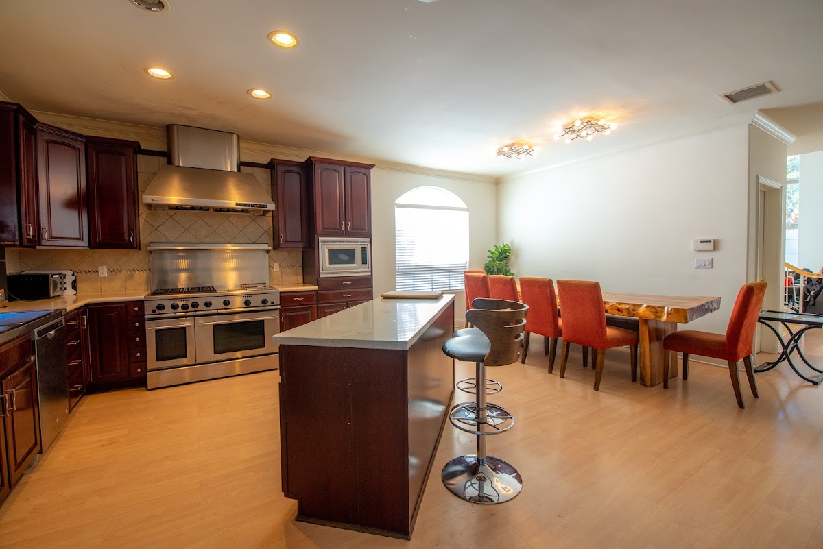 The Nook Sober Living in Los Angeles for Men - Photo 2