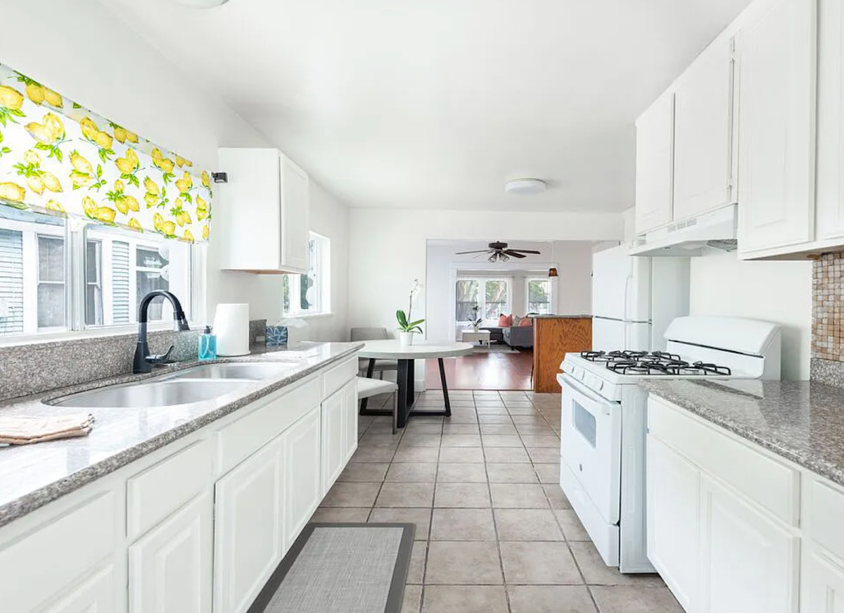 Solstice Recovery - Men's Sober Living House Los Angeles - Photo 2