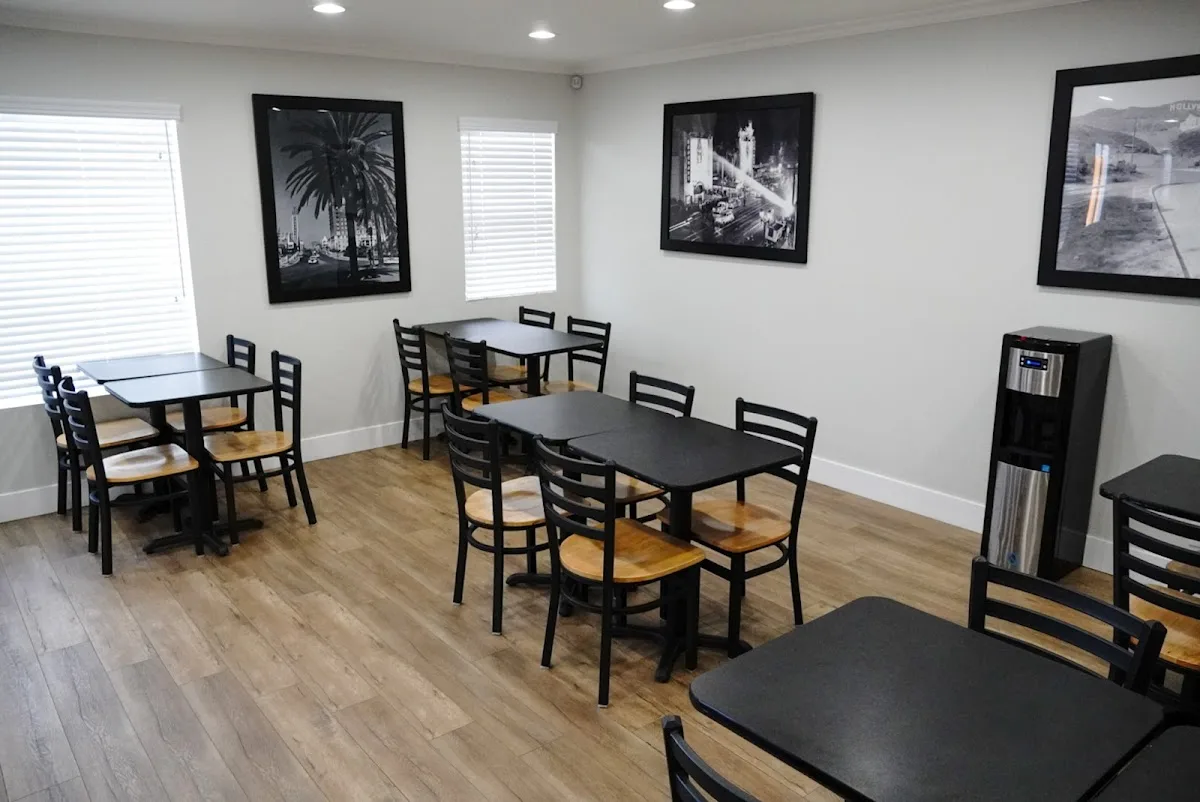 Miracle House Foundation - South Bay Los Angeles Sober Living - 사진 4