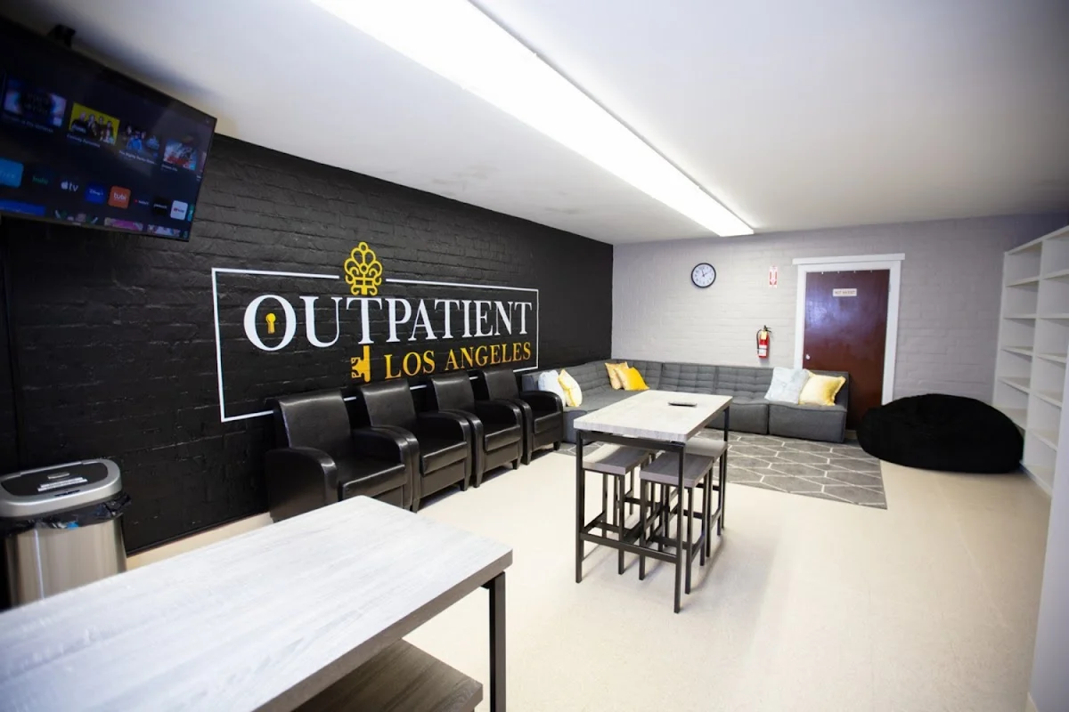 Outpatient Los Angeles - Photo 2