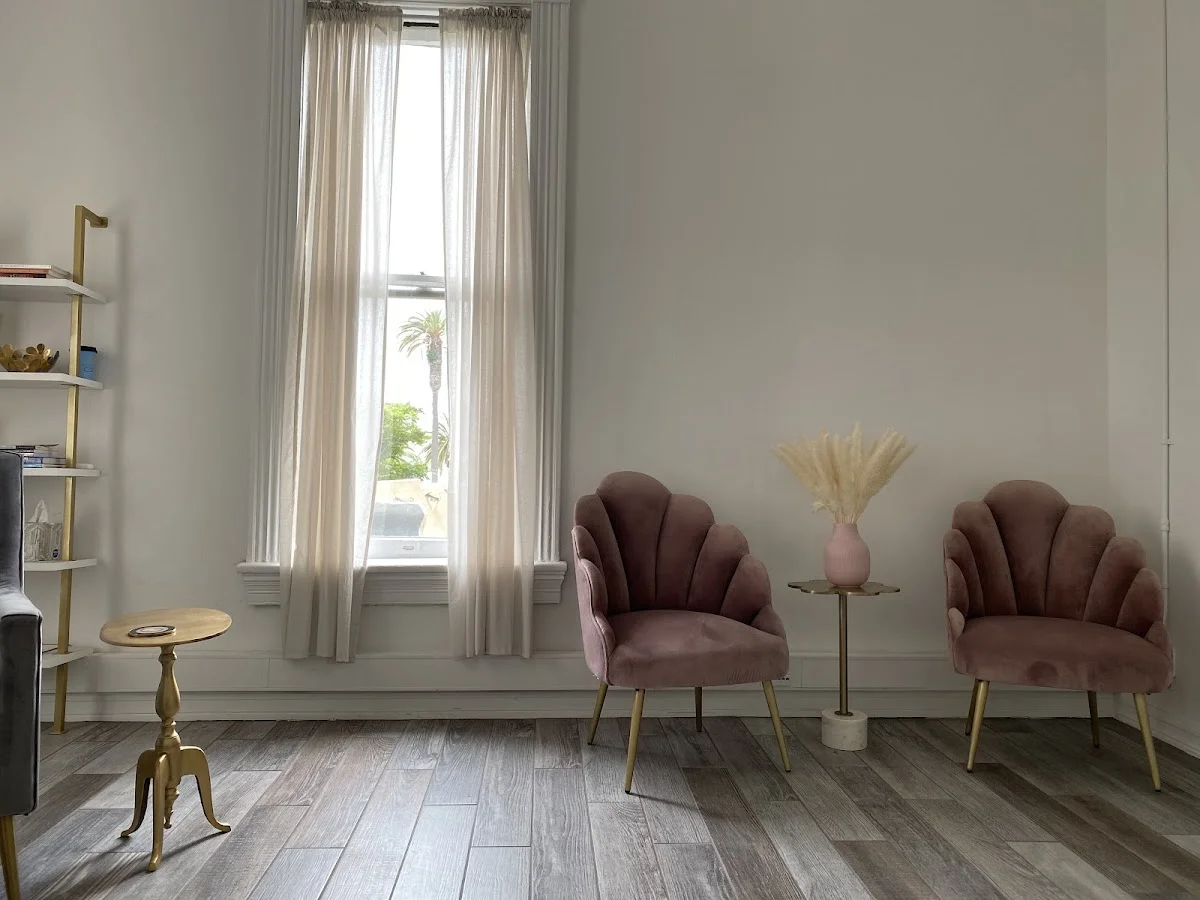 Los Angeles Therapy Institute - Photo 2