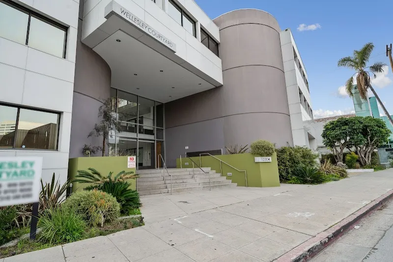 The Canyon at Santa Monica - Photo 5