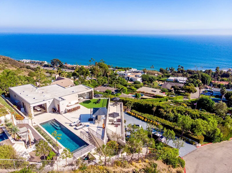 Rise in Malibu - Photo 2